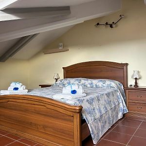 Camera con letto king size